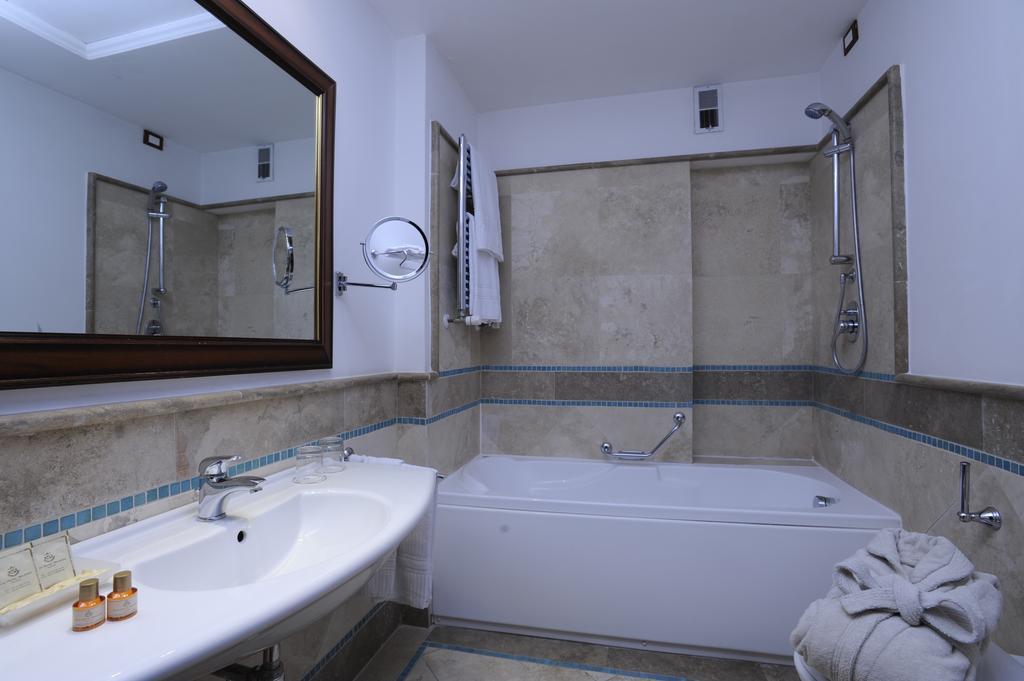 Double Room,342658777:JPEG